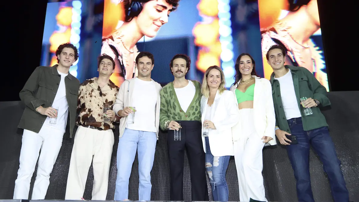 ROBERTO GRILL, GIL CEREZO, CHECO PÉREZ, CHEMA TORRE, ANA MARTORELL, PAOLA ZURITA Y ANDRÉS ZURITA-1